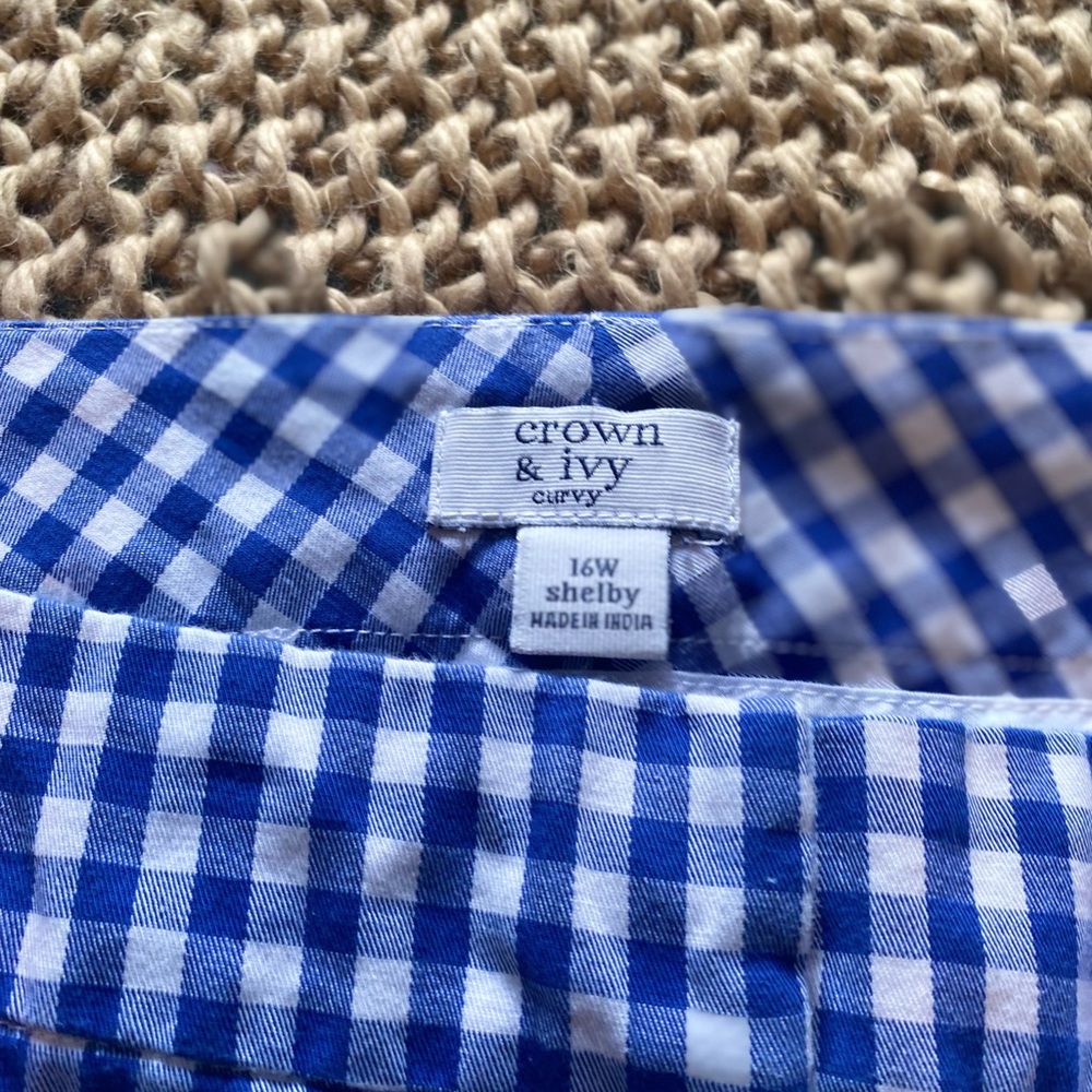 Shorts - Picture 3 of 3